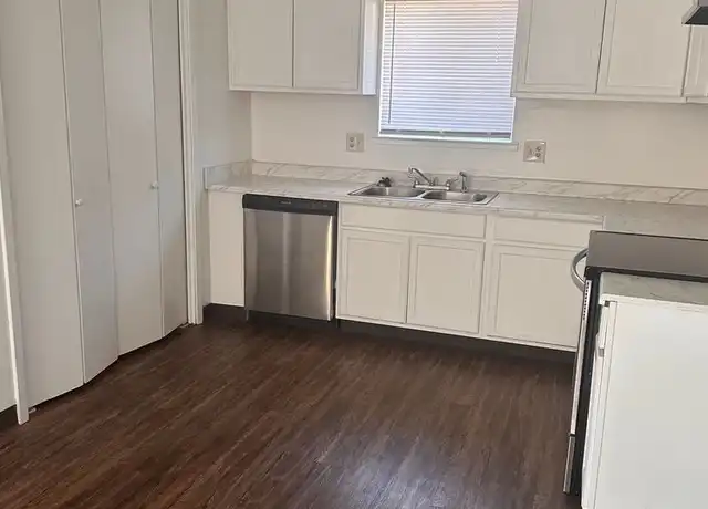 Property at 505 E Hawkeye Ave, Turlock, CA, 95380, 2 beds, 1 bath, [object Object]