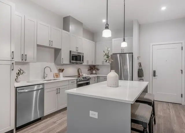 Photo of 492 Boston Post Rd, Wayland, MA 01778