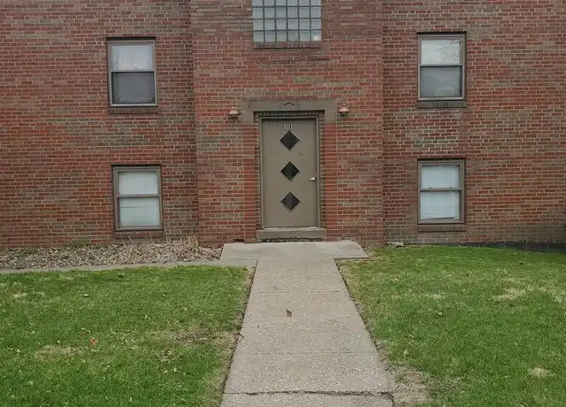 Property at 1011 W Locust St Unit 5, Davenport, IA, 52804, 1 bed, 1 bath, [object Object]
