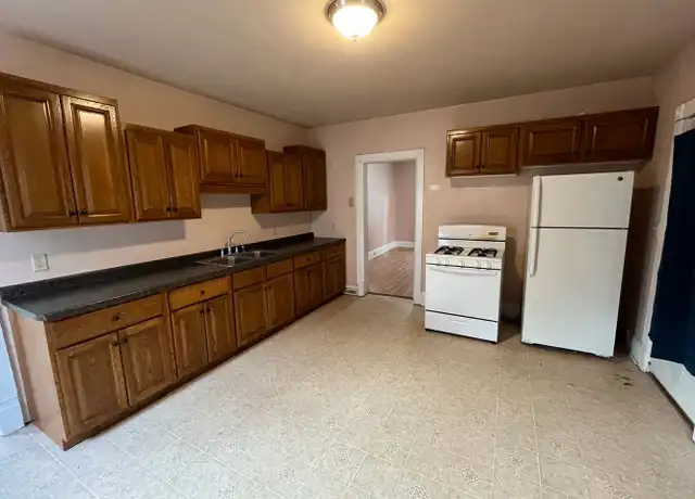 Property at 910 S 6th Ave, Wausau, WI, 54401, 2 beds, 1 bath, [object Object]