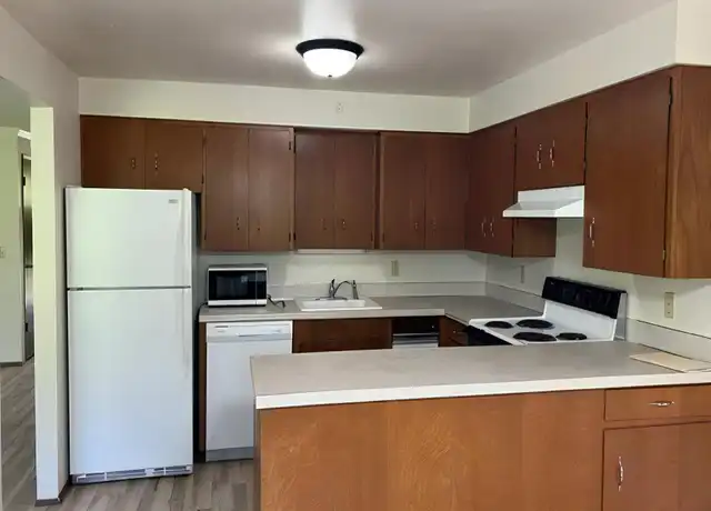 Property at 101 La Villa Dr, Lynden, WA, 98264, 2 beds, 1 bath, [object Object]