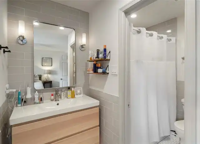 Property at 612 Welch St Unit A, Houston, TX, 77006, 2 beds, 2.5 baths, [object Object]