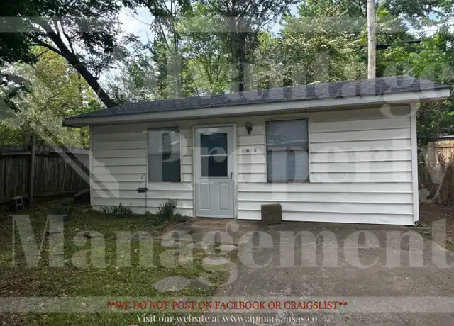 Property at 2106 Lookout Ave Unit b, Conway, AR, 72034, 1 bed, 1 bath, [object Object]