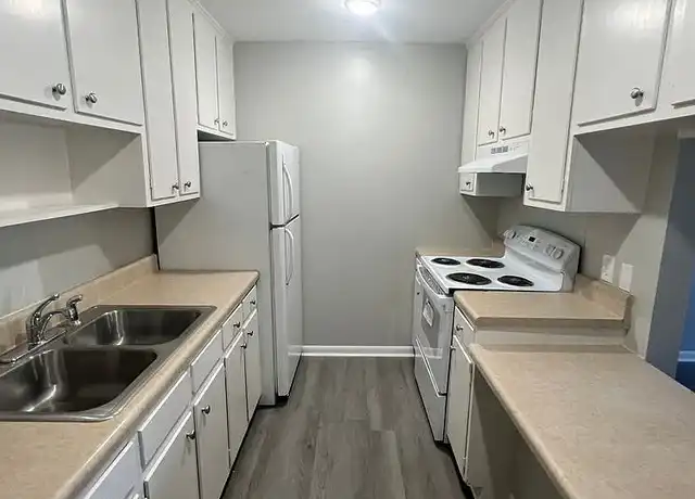 Property at The Landings at Red Rock - 407 N College St, Tullahoma, TN, 37388, 1 bed, 1 bath, [object Object]