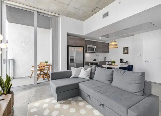 Property at 151 SE 1st St #2804, Miami, FL, 33131, 1 bed, 1 bath, [object Object]