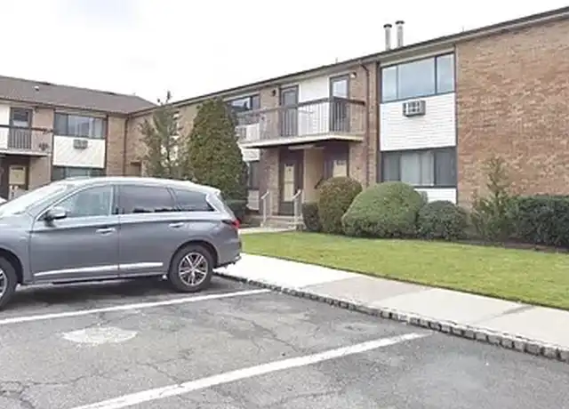Property at 1 Cricket Ln, Woodbridge, NJ, 07095, 2 beds, 1 bath, [object Object]