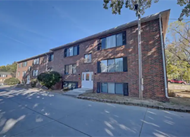 Property at 1215 Oakland Rd NE Unit 30, Cedar Rapids, IA, 52402, 1 bed, 1 bath, [object Object]