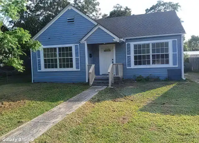 Property at 1109 18th St, Orange, TX, 77630, 4 beds, 2 baths, [object Object]