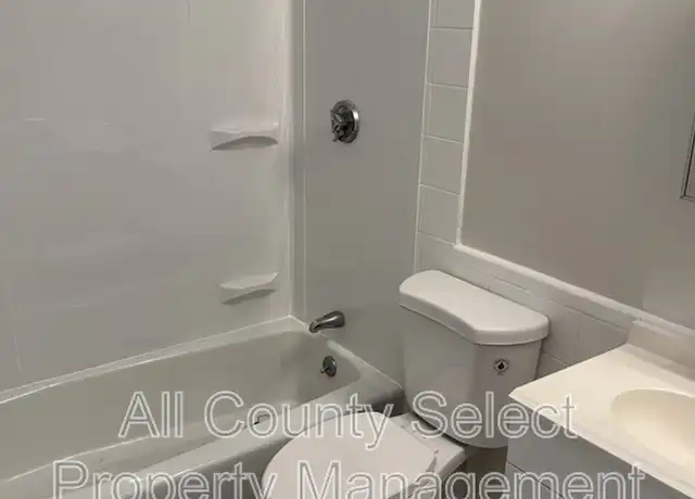 Property at 85 Groveland St Unit 1, Haverhill, MA, 01830, 2 beds, 1 bath, [object Object]