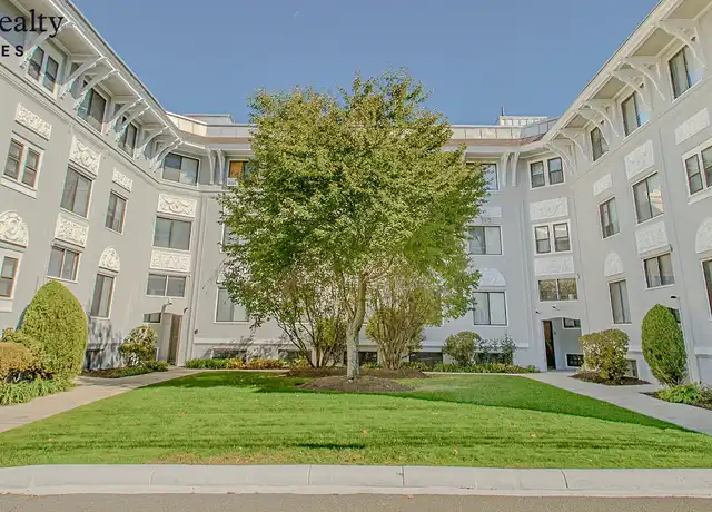 Property at 230 Walnut St Unit 31B, Newtonville, MA, 02460, 1 bed, 1 bath, [object Object]