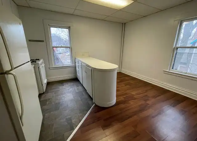 Property at 802 W Cedar St Unit 806, Kalamazoo, MI, 49007, 2 beds, 1 bath, [object Object]