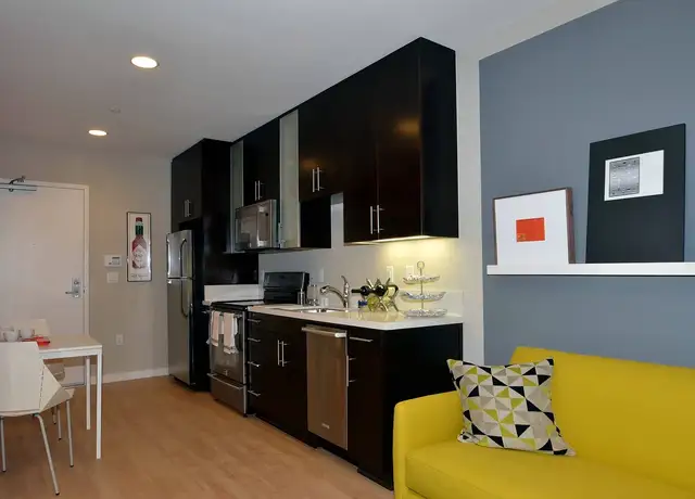Photo of 1447 Lincoln Blvd, Santa Monica, CA 90401