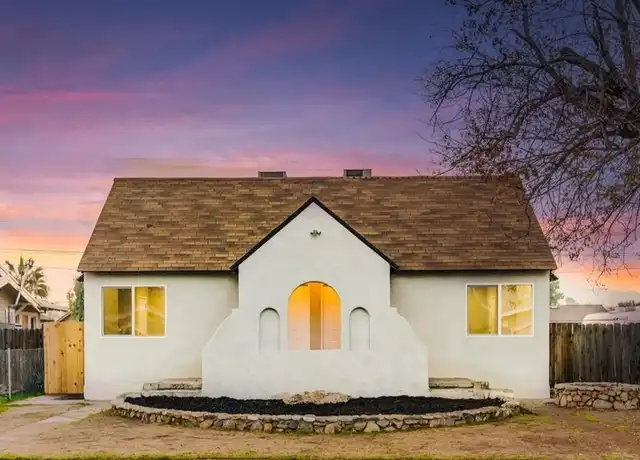 Property at 421 Eye St, Bakersfield, CA, 93304, 2 beds, 1 bath, [object Object]