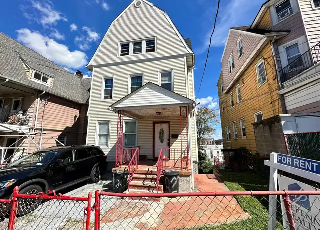 Property at 82 Waring Pl, Yonkers, NY, 10703, 1 bed, 1 bath, [object Object]