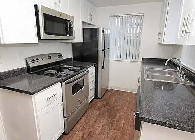 Photo of 1000 Cirby Oaks Way, Roseville, CA 95678