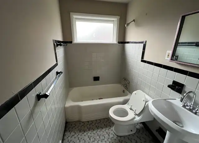 Property at 895 E 237th St Unit Down, Euclid, OH, 44123, 2 beds, 1 bath, [object Object]