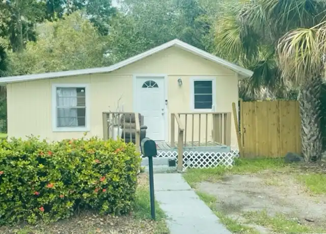 Property at 1010 8th St E, Bradenton, FL, 34208, 2 beds, 1 bath, [object Object]