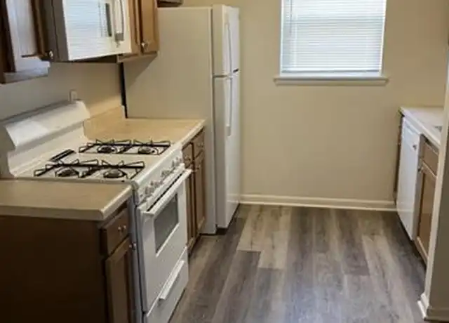 Property at 206 S Walnut St, Springfield, IL, 62704, 2 beds, 1 bath, [object Object]