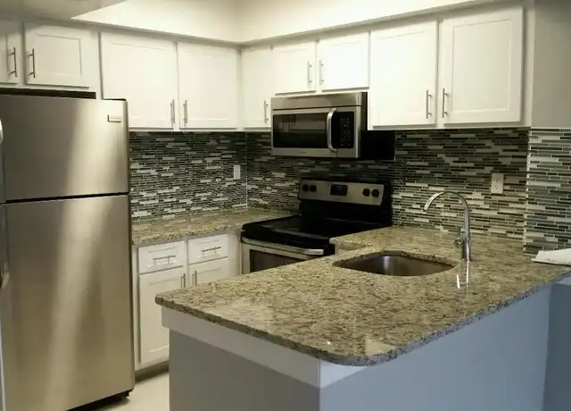 Property at 738 Executive Center Dr #16, West Palm Beach, FL, 33401, 1 bed, 1 bath, [object Object]