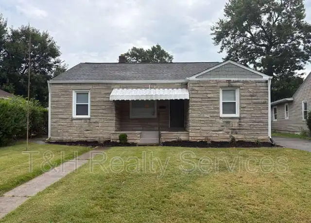 Property at 5243 Kingsley Dr, Indianapolis, IN, 46220, 5 beds, 2 baths, [object Object]