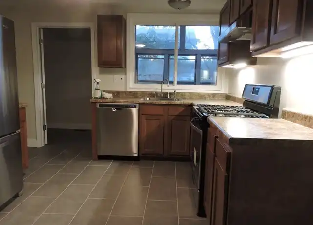 Property at 202 Cayuga St Unit 1, Syracuse, NY, 13204, 3 beds, 1 bath, [object Object]