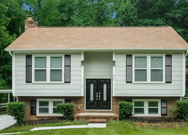 Property at 941 Foxborough Rd, Charlotte, NC, 28213, 3 beds, 2 baths, [object Object]