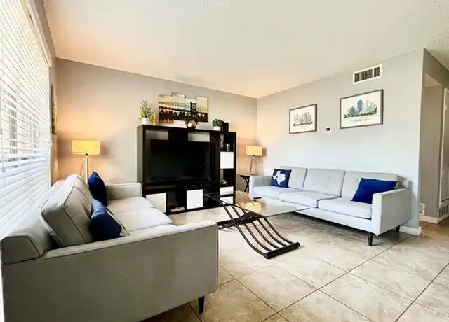 Property at 1906 Nolen Ct, Arlington, TX, 76012, 2 beds, 1.5 baths, [object Object]