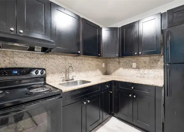 Property at 1091 SW 4th St Unit 3, Miami, FL, 33130, 2 beds, 1 bath, [object Object]