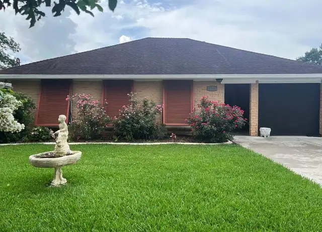 Property at 4712 Loveland St, Metairie, LA, 70006, 3 beds, 2 baths, [object Object]
