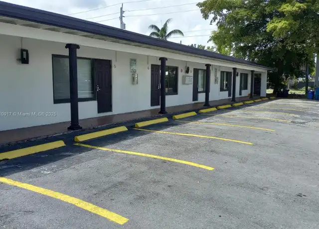 Property at 824 NE 4th St Unit 3, Fort Lauderdale, FL, 33301, 1 bed, 1 bath, [object Object]