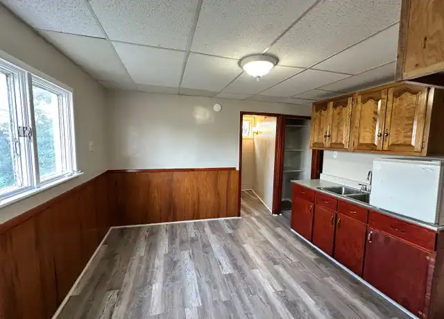 Property at 82 Swinburne St Unit 2, Buffalo, NY, 14212, 3 beds, 1 bath, [object Object]