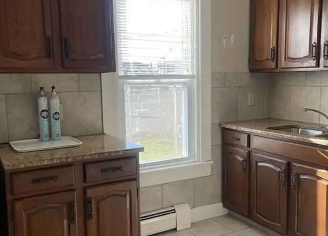 Property at 72 Nash Rd Unit 1, New Bedford, MA, 02746, 3 beds, 1 bath, [object Object]