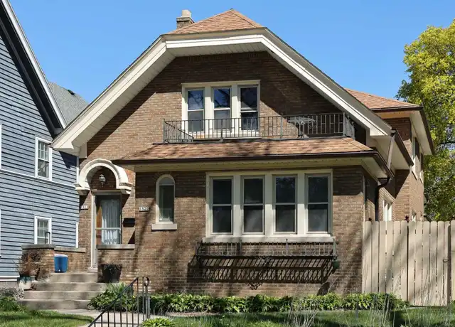 Property at 1818 E Newberry Blvd #1820, Milwaukee, WI, 53211, 2 beds, 1 bath, [object Object]