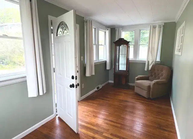 Property at 40 Vernon St, East Haven, CT, 06512, 3 beds, 1 bath, [object Object]