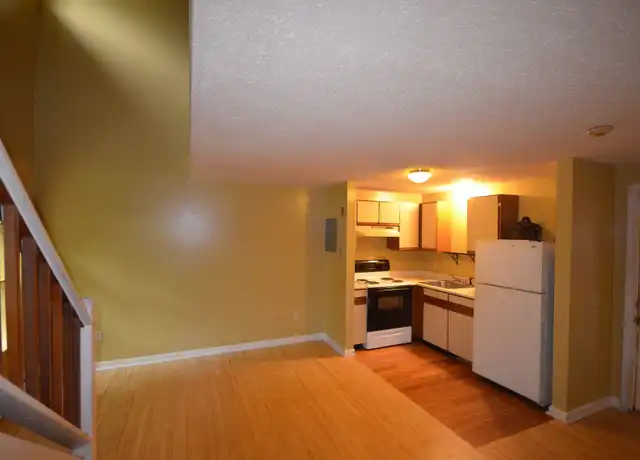 Property at 357 Main St Unit 357 Main- 18, Hyannis, MA, 02601, 1 bed, 1 bath, [object Object]