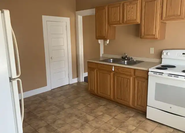 Property at 109 Campbell St, Swannanoa, NC, 28778, 1 bed, 1 bath, [object Object]