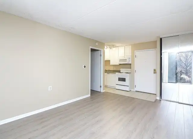 Property at 1750 N Marywood Ave, Aurora, IL, 60505, 1 bed, 1 bath, [object Object]