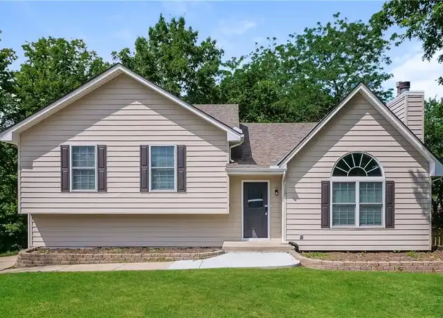 Property at 1500 NE Whitestone Dr, Lees Summit, MO, 64086, 3 beds, 2.5 baths, [object Object]