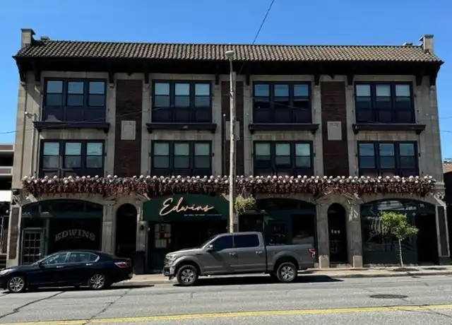 Property at 12391 Cedar Rd Unit 2B, Cleveland Heights, OH, 44106, 1 bed, 1 bath, [object Object]