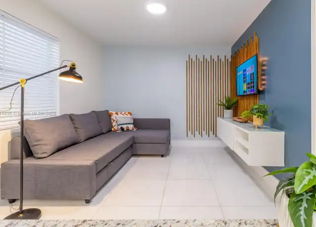Property at 1762 NW 15th St Unit 2, Miami, FL, 33125, 1 bed, 1 bath, [object Object]