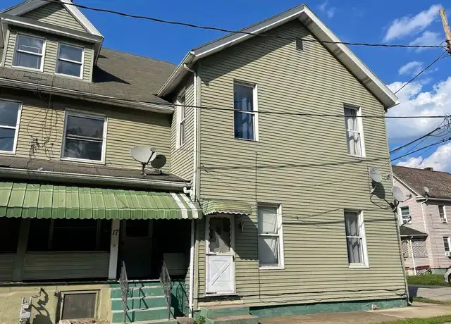 Property at 17 Darlington Ave, New Castle, PA, 16102, 4 beds, 1 bath, [object Object]