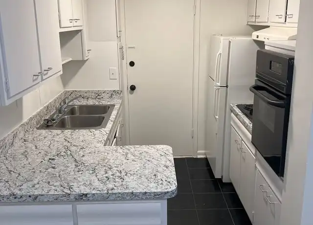 Property at 2737 Brownsboro Rd Unit 2739-6, Louisville, KY, 40206, 1 bed, 1 bath, [object Object]