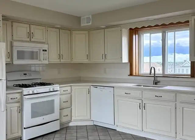 Property at 40 Orient Ave Unit 2, East Boston, MA, 02128, 3 beds, 1 bath, [object Object]