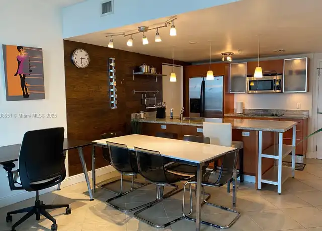 Property at 185 SW 7th St #1607, Miami, FL, 33130, 1 bed, 1.5 baths, [object Object]