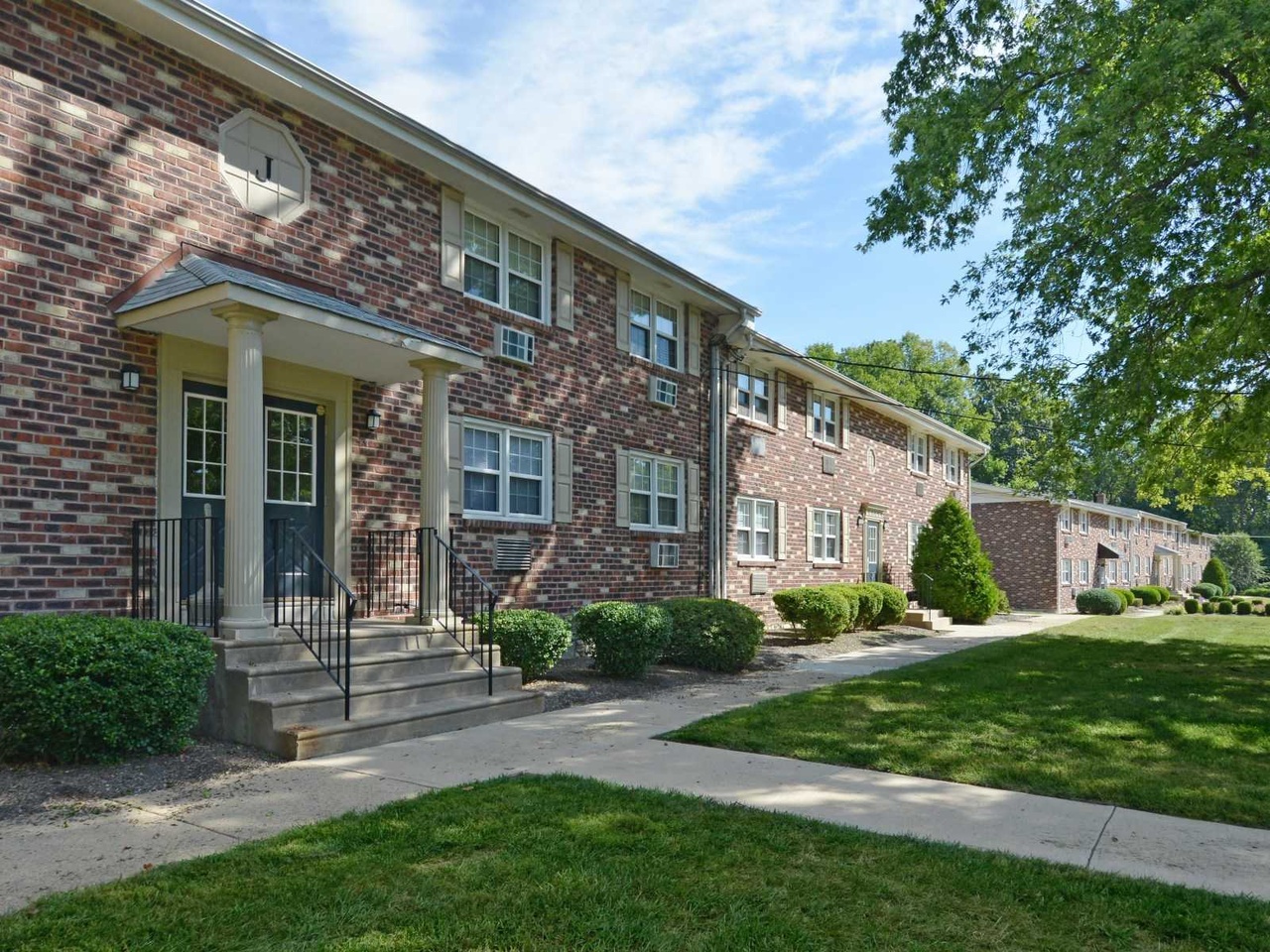 Wellington Apartments - 2529 Horsham Rd, Hatboro, Pa 19040 