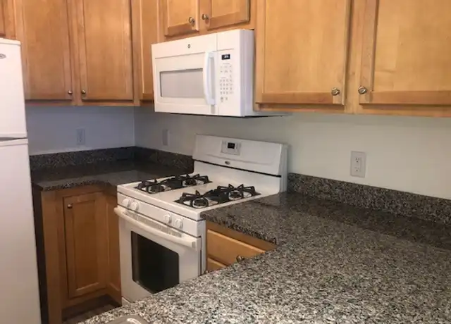 Property at 245 Perimeter Dr Unit 205, Colchester, VT, 05446, 2 beds, 2 baths, [object Object]