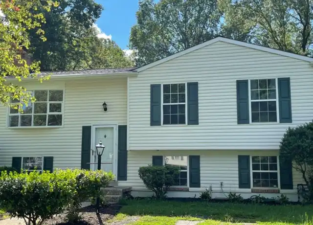Property at 5649 Smallwood Ct, Woodbridge, VA, 22193, 4 beds, 2 baths, [object Object]