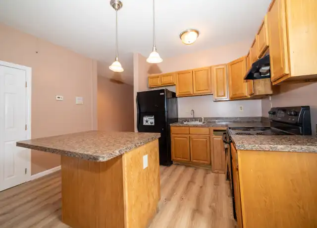 Property at 146 Park Ter Unit 2, Hartford, CT, 06106, 2 beds, 1 bath, [object Object]