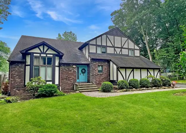 Property at 8 Cathy Ct, Norwood, NJ, 07648, 4 beds, 2.5 baths, [object Object]