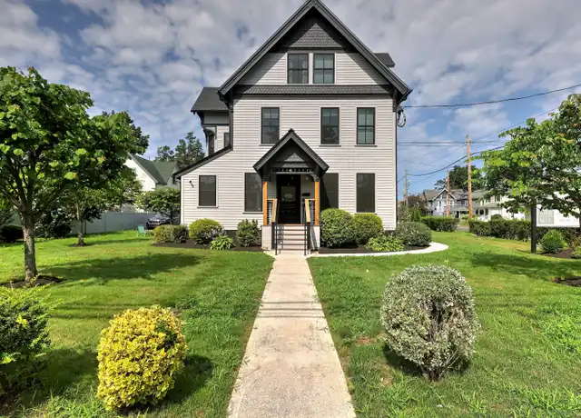 Property at 135 Gulf St Unit 3, Milford, CT, 06460, 2 beds, 2 baths, [object Object]